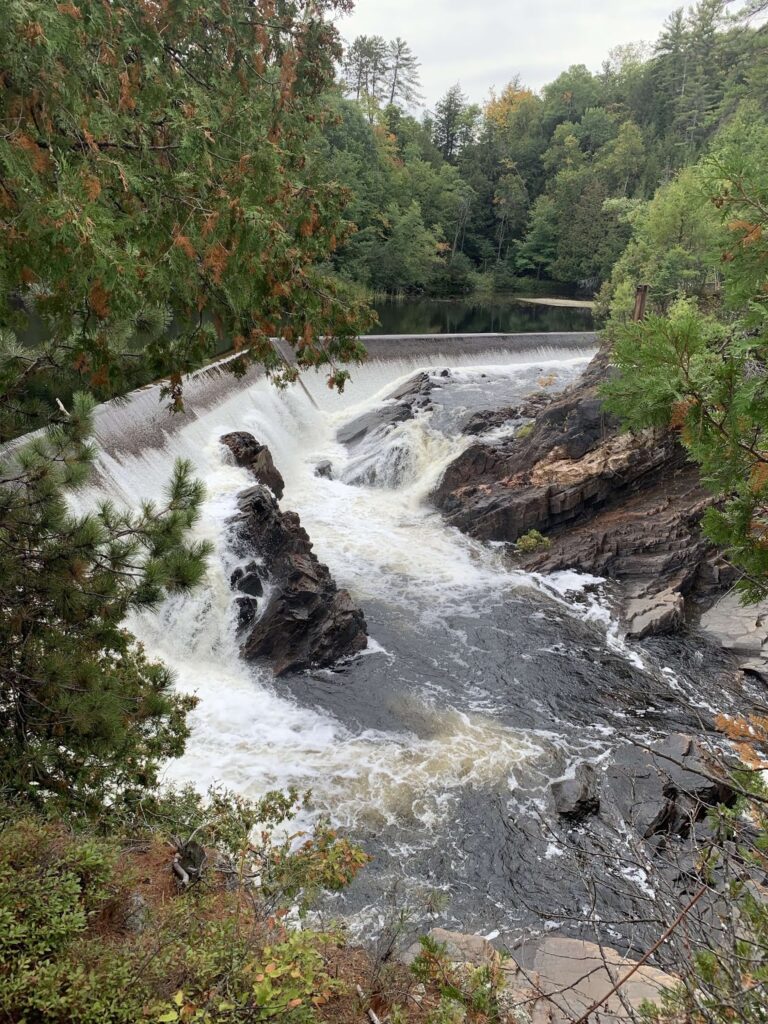 🌲 Visit Parc des Chutes Coulonge: Nature, History, and Family Adventure 🌲 Visit Parc des Chutes Coulonge: Nature, History, and Family Adventure